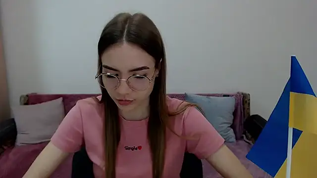 Snapshot of aSingleOne chatting on October 16, 2025, 7:37 pm aSingleOne online show from October 16, 2025, 7:37 pm