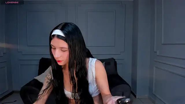 LaurentConnor online show from October 31, 2025, 3:29 am