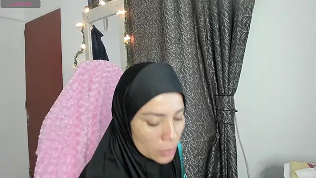 dalila kemur online show from July 10, 2026, 3:36 pm
