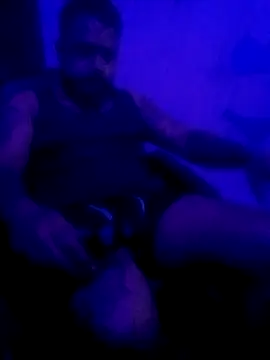 johnboones10 online show from April 23, 2026, 3:14 pm