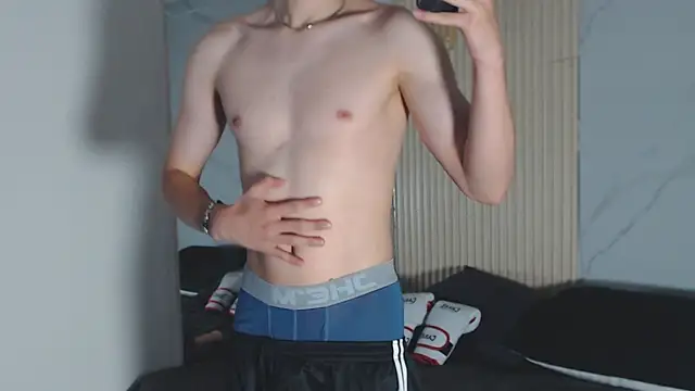 Snapshot of enzo_steel chatting on October 8, 2025, 2:09 am enzo steel online show from October 8, 2025, 2:09 am