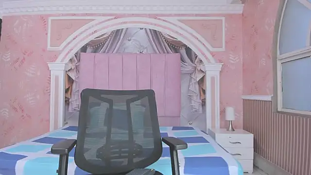 Snapshot of Ivy_rae_xxx chatting on December 20, 2025, 12:34 pm Ivy rae xxx online show from December 20, 2025, 12:34 pm