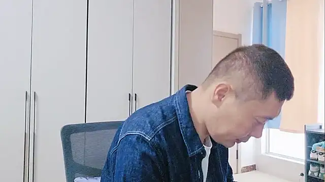 Snapshot of Buryerry-B chatting on September 22, 2025, 12:23 am Buryerry-B online show from September 22, 2025, 12:23 am