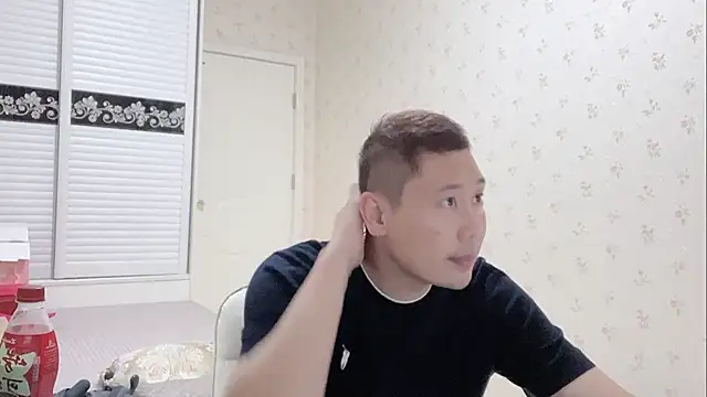 Snapshot of Buryerry-B chatting on October 8, 2025, 8:45 am Buryerry-B online show from October 8, 2025, 8:45 am