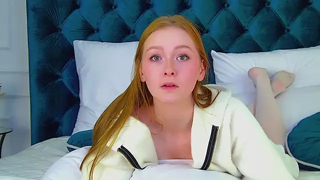 AgataFoxley online show from September 28, 2025, 8:09 am