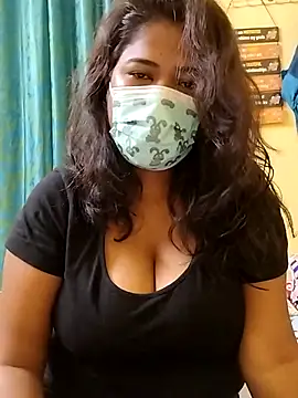 Snapshot of HAANNIAA chatting on September 13, 2025, 3:45 pm HAANNIAA online show from September 13, 2025, 3:45 pm