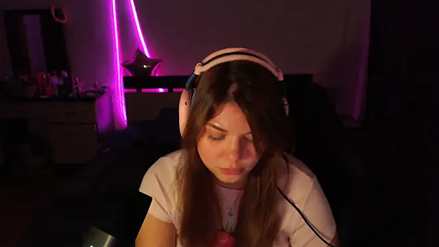 Snapshot of NutsGilmore chatting on October 25, 2025, 5:08 pm NutsGilmore online show from October 25, 2025, 5:08 pm