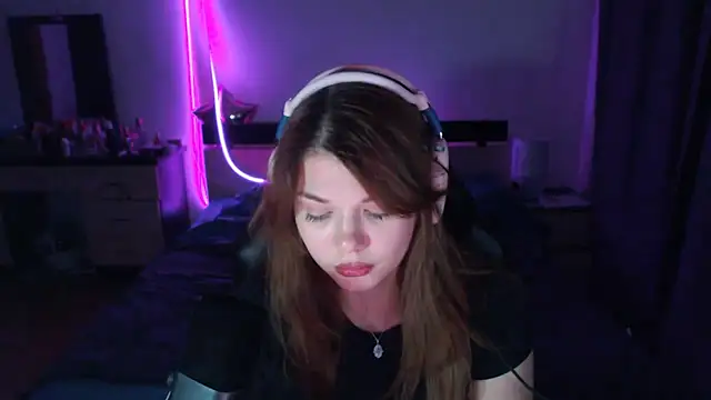 Snapshot of NutsGilmore chatting on October 28, 2025, 5:26 pm NutsGilmore online show from October 28, 2025, 5:26 pm