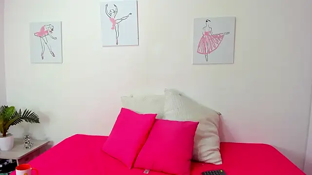 Hill Brownie online show from October 22, 2025, 12:16 pm