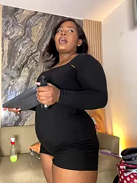 Rianamanson  online show from September 21, 2025, 12:40 pm
