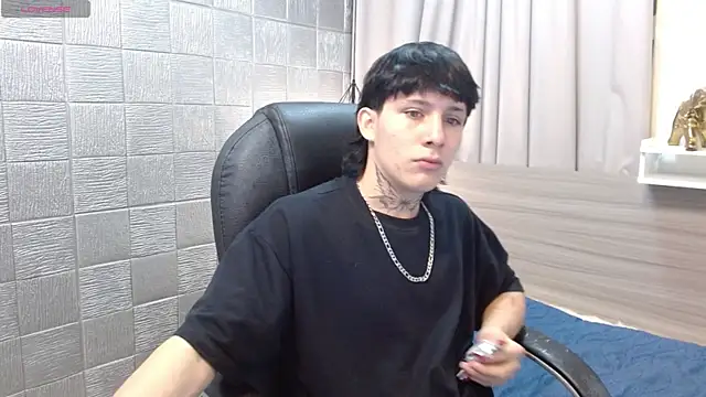 Iantwink18 online show from October 15, 2025, 7:36 pm