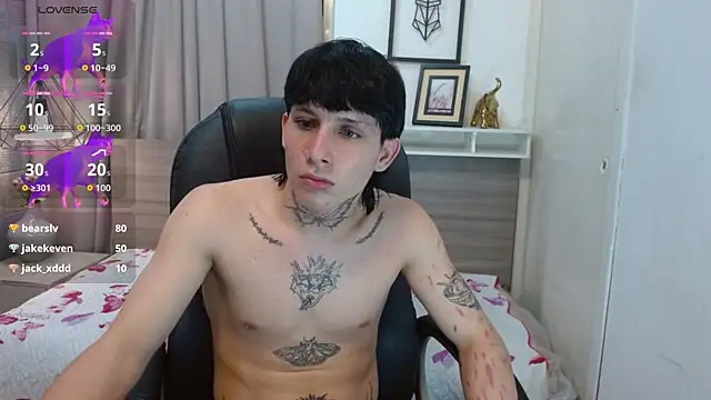 Iantwink18 online show from October 19, 2025, 7:20 am