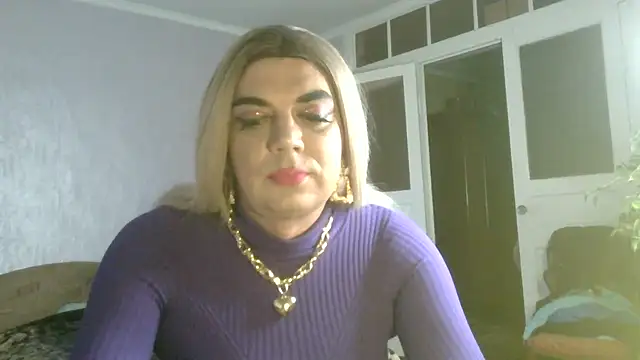 NiraFrost online show from October 31, 2025, 5:03 pm