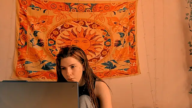 AliceCUNTach online show from April 15, 2026, 5:03 am