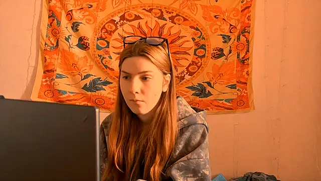 Snapshot of AliceCUNTach chatting on April 24, 2026, 5:10 am AliceCUNTach online show from April 24, 2026, 5:10 am
