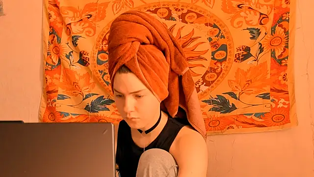 Snapshot of AliceCUNTach chatting on May 30, 2026, 5:04 am AliceCUNTach online show from May 30, 2026, 5:04 am