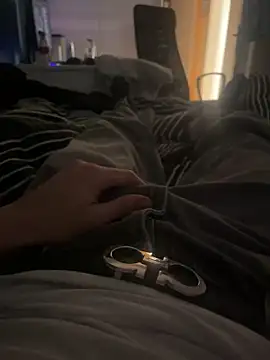 elox33 online show from April 15, 2026, 1:40 pm