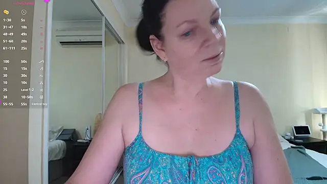 aussiepeaches online show from January 3, 2025, 12:11 am