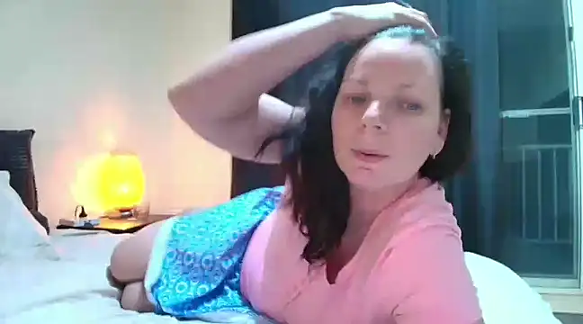 aussiepeaches online show from January 30, 2025, 10:29 am