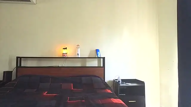 aussiepeaches online show from October 31, 2025, 12:55 am