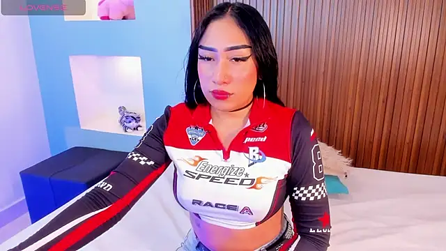 Snapshot of RebecaRush4 chatting on October 12, 2025, 4:33 am RebecaRush4 online show from October 12, 2025, 4:33 am