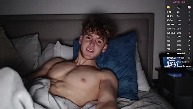 DominantAlex18 online show from December 22, 2025, 3:42 pm