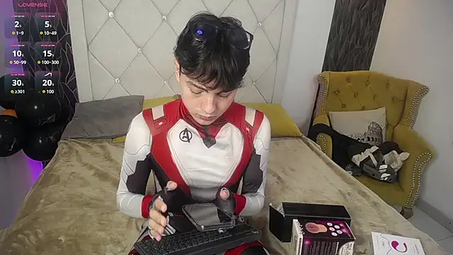 SamuFOXXX online show from October 13, 2025, 8:31 pm