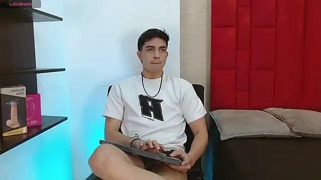 Cady Hot online show from November 18, 2025, 8:24 pm