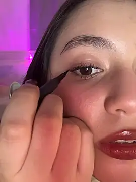 Angeldusttt online show from November 18, 2025, 1:22 am