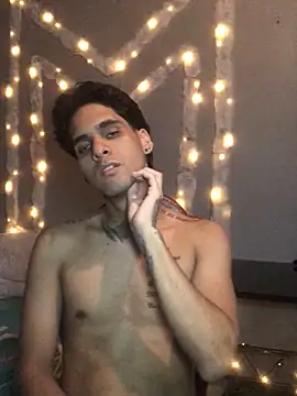 Snapshot of Marvinhenao91 chatting on September 21, 2025, 11:17 pm Marvinhenao91 online show from September 21, 2025, 11:17 pm