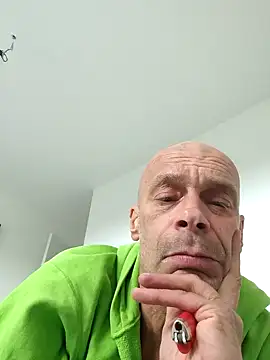 nolliebollieeeeeee online show from October 6, 2025, 10:56 am