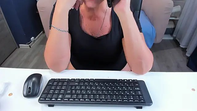 HotandMature online show from September 13, 2025, 9:20 am