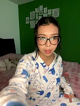 Valen-Foxx online show from October 9, 2025, 6:00 am