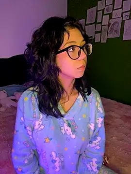 Valen-Foxx online show from October 14, 2025, 5:30 am