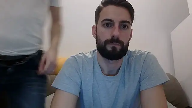 Amicisegreti online show from February 3, 2026, 9:20 pm