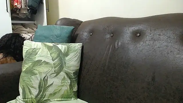 Snapshot of bustylaura4u chatting on December 23, 2024, 12:03 am bustylaura4u online show from December 23, 2024, 12:03 am