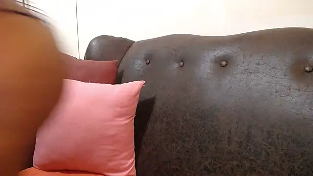 Snapshot of bustylaura4u chatting on February 23, 2025, 3:40 pm bustylaura4u online show from February 23, 2025, 3:40 pm