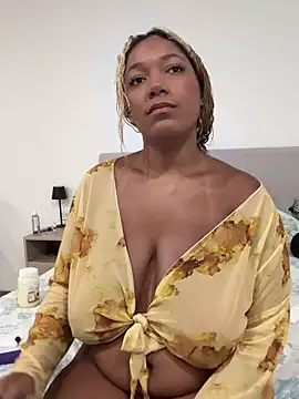 x deluLuz x online show from September 18, 2025, 11:51 pm