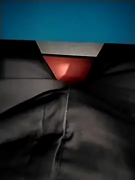 Snapshot of Thanhk77777 chatting on October 13, 2025, 10:37 am Thanhk77777 online show from October 13, 2025, 10:37 am