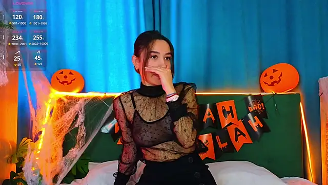 DonnaLloyd online show from October 30, 2025, 7:21 am