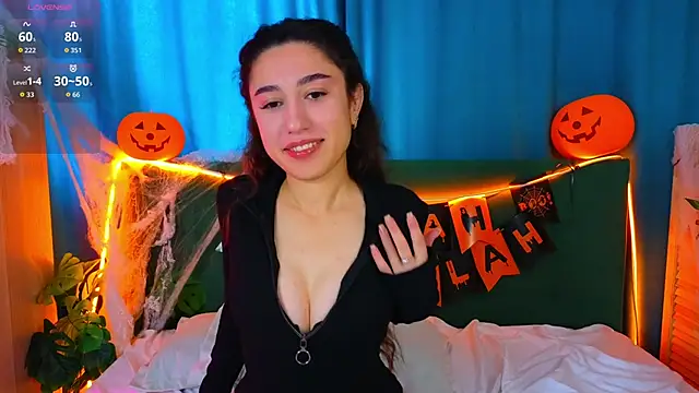 DonnaLloyd online show from October 31, 2025, 7:20 am