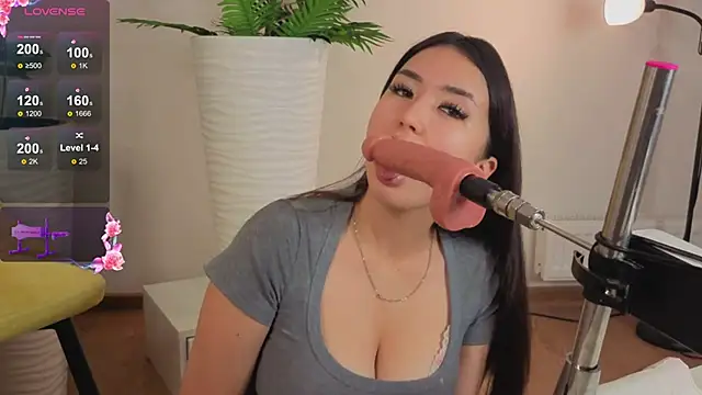 HellyPolly online show from October 4, 2025, 12:41 am