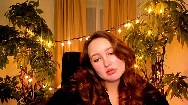 LindaCarson online show from November 18, 2025, 10:20 am