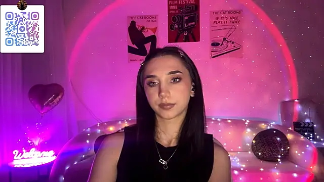 LinaMour online show from April 21, 2026, 1:42 am