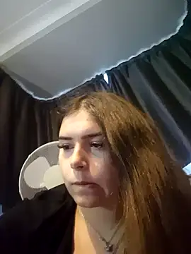 KatieLace online show from September 17, 2025, 5:36 pm