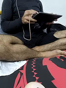 yazinyazin1 online show from December 2, 2025, 7:53 pm