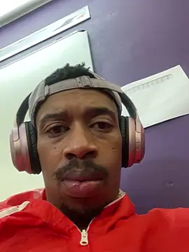 Snapshot of fitsexyman chatting on October 15, 2025, 8:25 am fitsexyman online show from October 15, 2025, 8:25 am