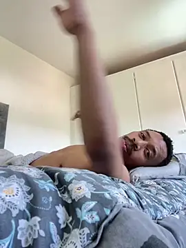 Snapshot of fitsexyman chatting on October 16, 2025, 11:22 am fitsexyman online show from October 16, 2025, 11:22 am