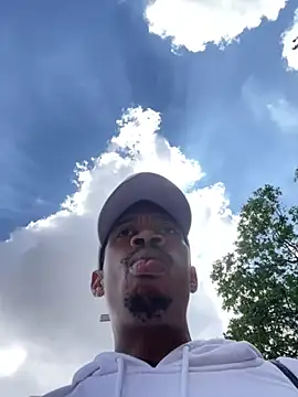 Snapshot of fitsexyman chatting on October 21, 2025, 11:22 am fitsexyman online show from October 21, 2025, 11:22 am