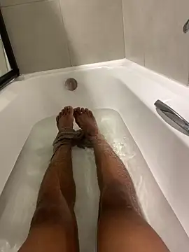 fitsexyman online show from March 27, 2026, 9:36 pm